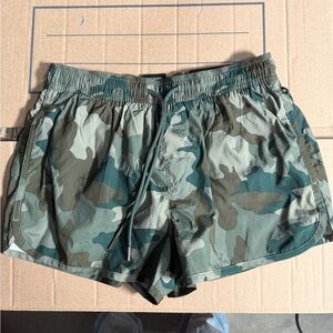 H&M Green Camo Men's Shorts
